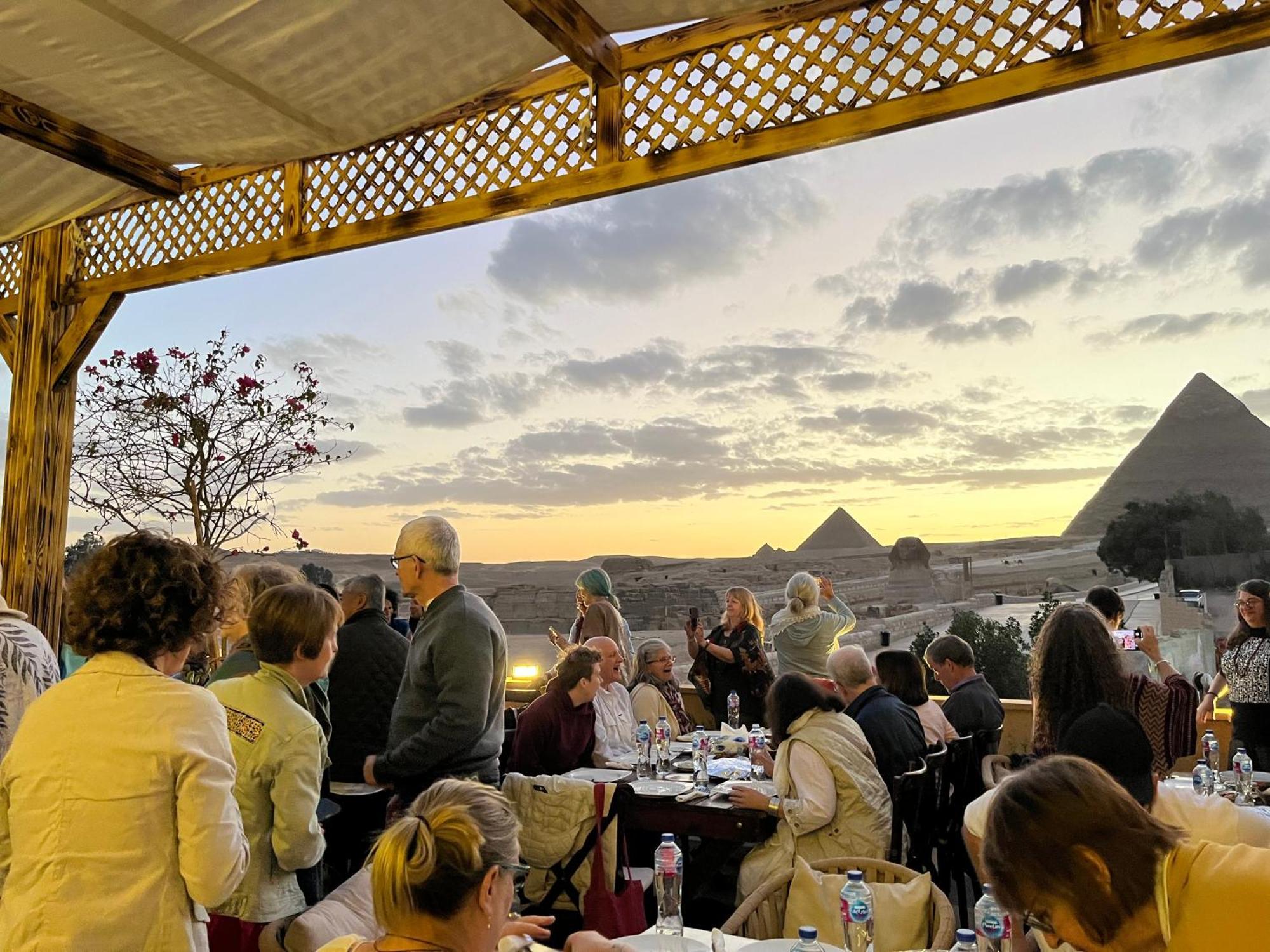 The Gate Hotel Front Pyramids & Sphinx View Kafret el-Gabal Exterior foto
