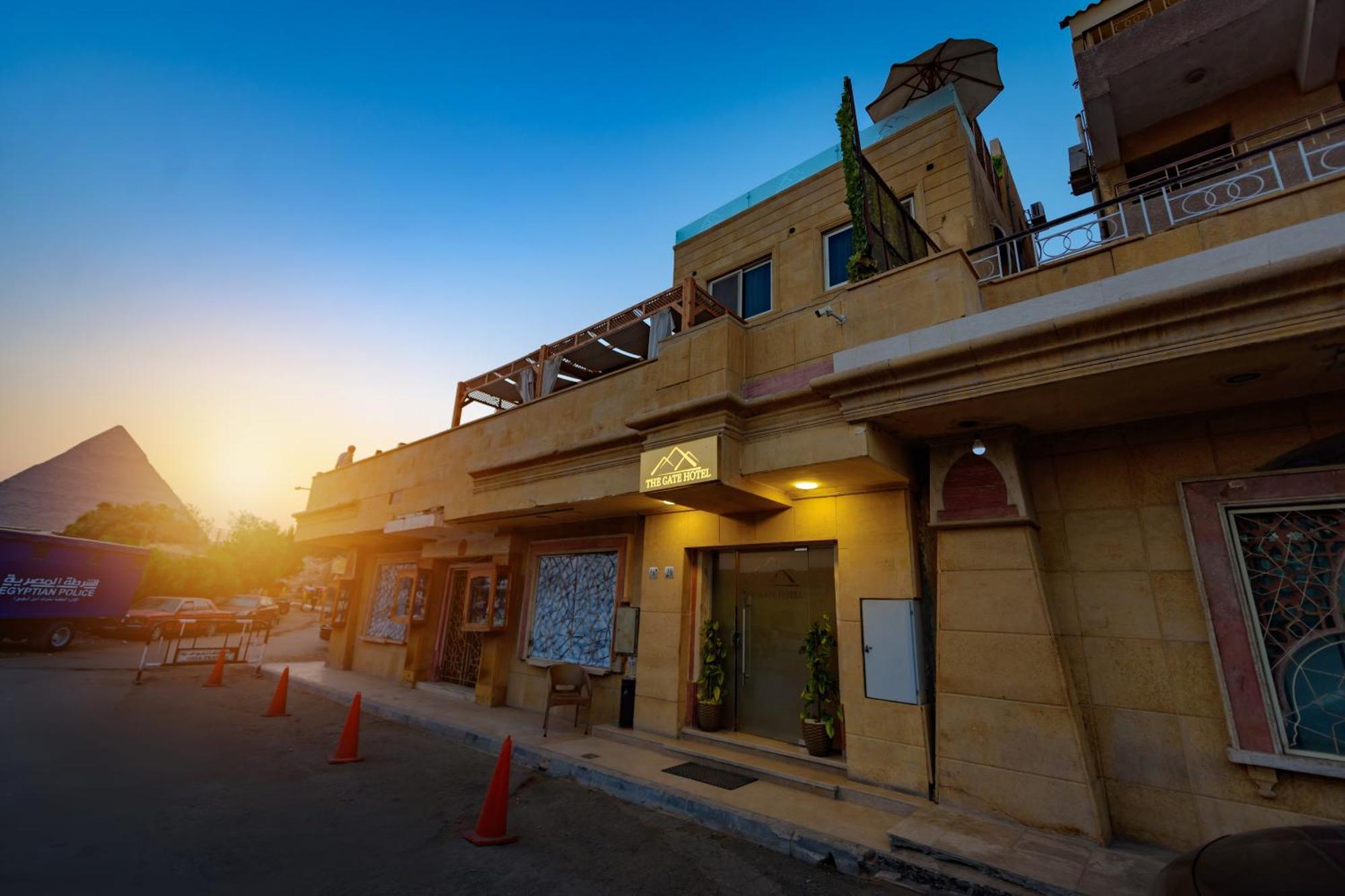 The Gate Hotel Front Pyramids & Sphinx View Kafret el-Gabal Exterior foto