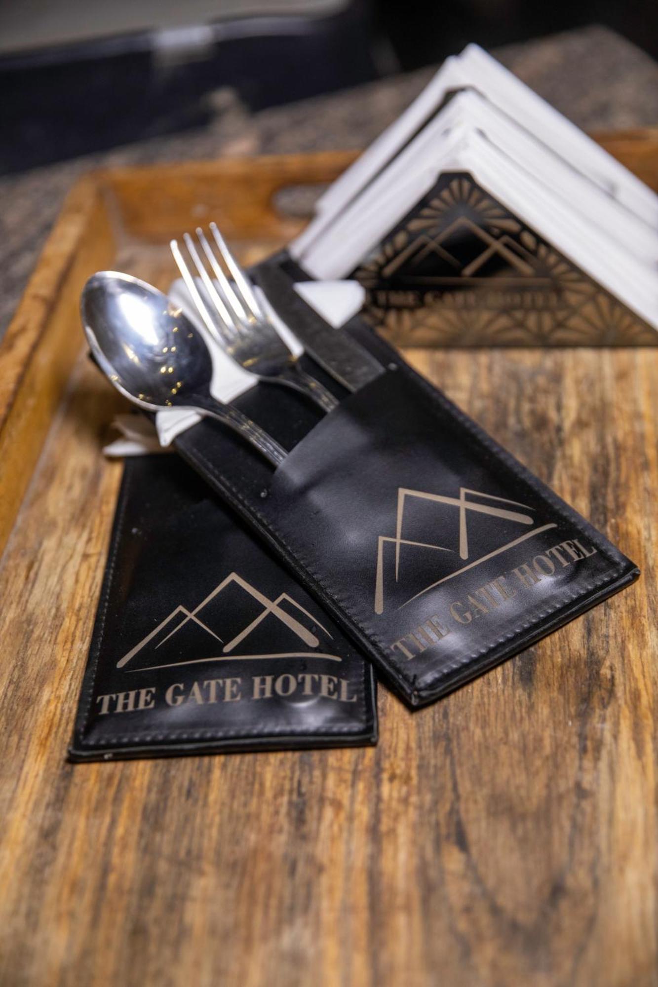 The Gate Hotel Front Pyramids & Sphinx View Kafret el-Gabal Exterior foto
